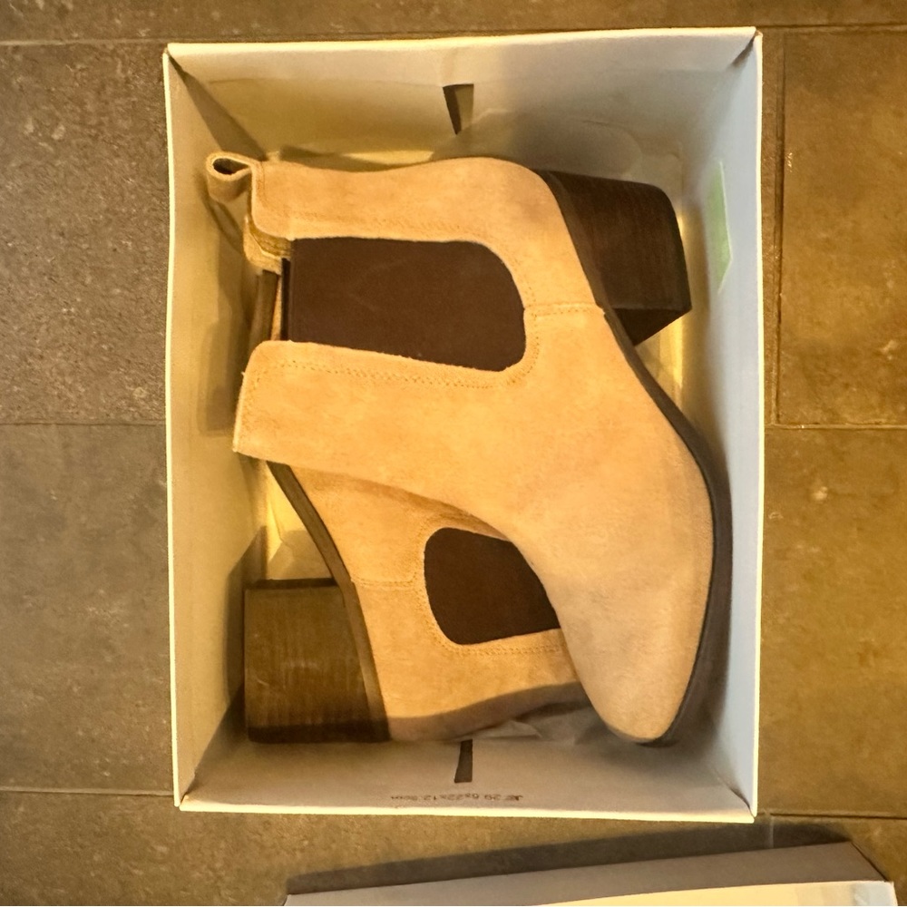 Women’s Madden Girl Ankle Boots size 9